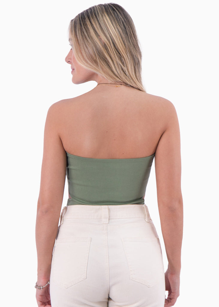 Body strapless con puntas y aberturas cut out en costados color verde para mujer - Flashy