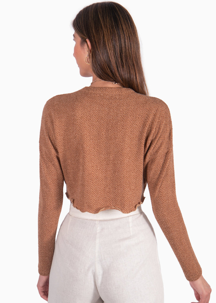 Buzo corto tejido con cuello redondo color camel, café para mujer - Flashy