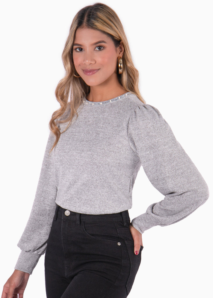 Buzo manga larga con mangas embombadas y perlas en cuello color gris para mujer - Flashy