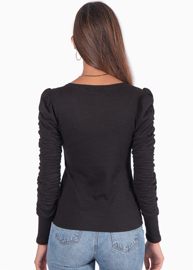 Camibuso manga larga, escote en v y recogido en hombros color negro para mujer - Flashy