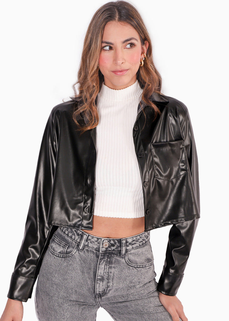 Camisa crop manga larga con botones y efecto cuero color negro para mujer - Flashy