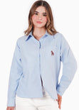 Camisa manga larga con cuello y perilla bordado en bolsillo color azul para mujer - Flashy