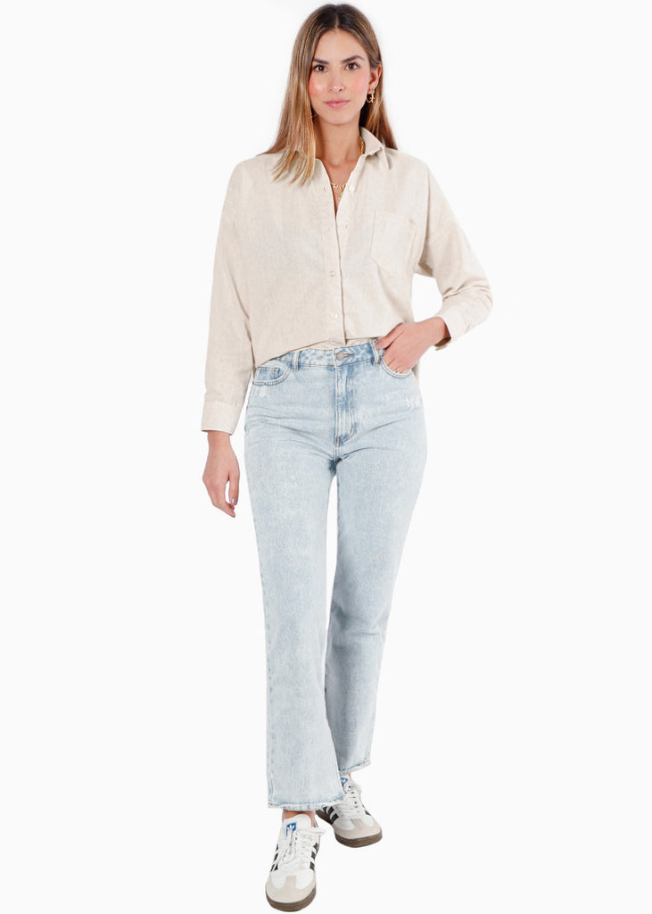 Camisa manga larga tipo lino con botones y bolsillo color beige para mujer - Flashy