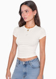 Camiseta baby tee bordado - MIYUNI.MARFIL