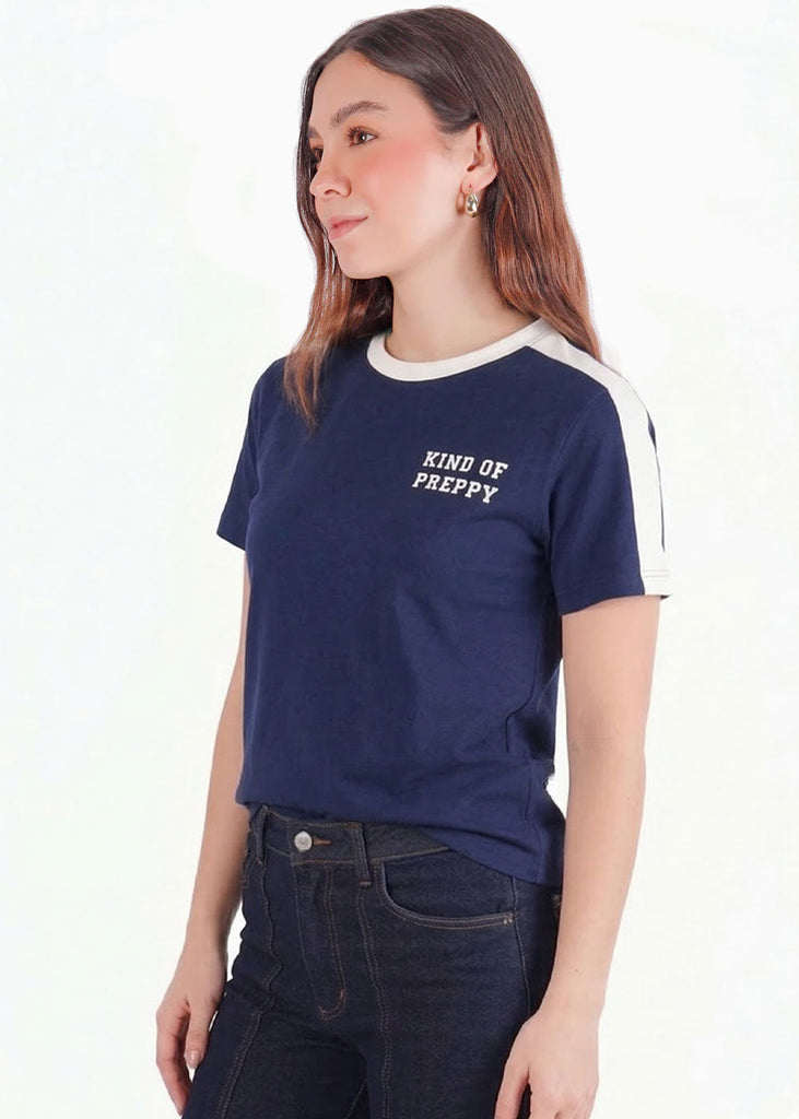 Camiseta basica con estampado y con rayas y cuello en contraste - SEDONA.AZUL