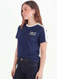 Camiseta basica con estampado y con rayas y cuello en contraste - SEDONA.AZUL
