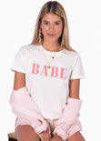 Camiseta con bordado "Babe" color blanco para mujer - Flashy