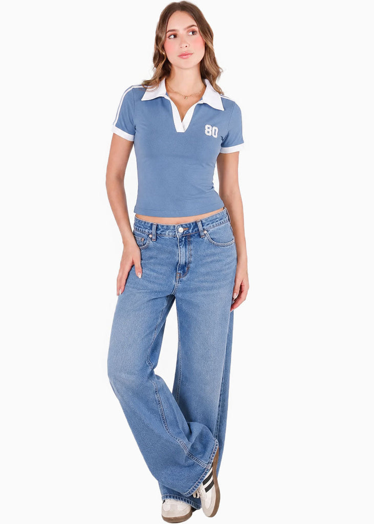 Camiseta con cuello y puños en contraste de color azul - IGUAZU