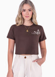 Camiseta corta con bordado de mariposa color café para mujer - Flashy