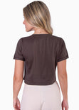 Camiseta corta con bordado de mariposa color café para mujer - Flashy