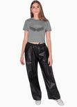 Camiseta corta con estampado "Paradise" y alas color gris para mujer - Flashy