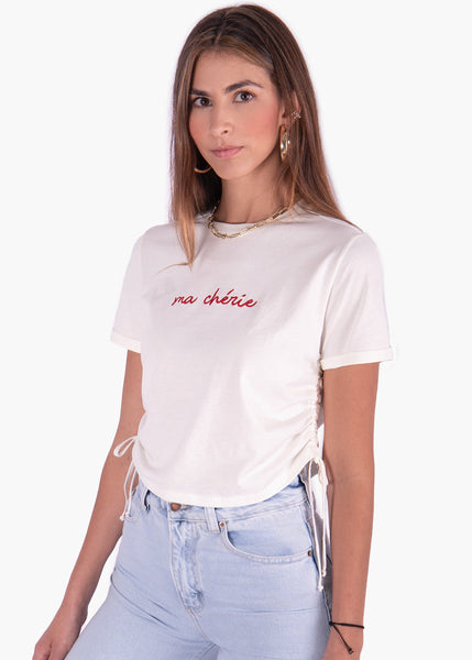 Camiseta corta con recogidos en costados y bordado "Ma Cherie" color blanco para mujer - Flashy