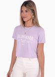 Camiseta estampada "California" color morado, lila para mujer - Flashy