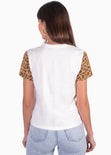 Camiseta estampada con mangas de animal print color blanco para mujer - Flashy