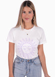 Camiseta estampada "Sunseeker" color blanco para mujer - Flashy
