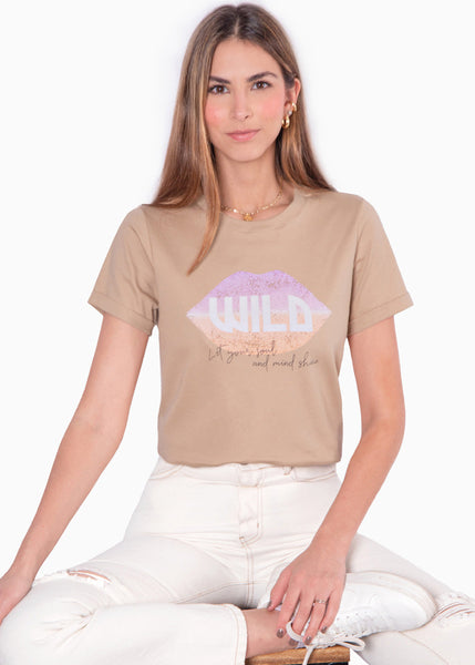 Camiseta estampada "Wild, let your soul and mind shine" color beige para mujer - Flashy