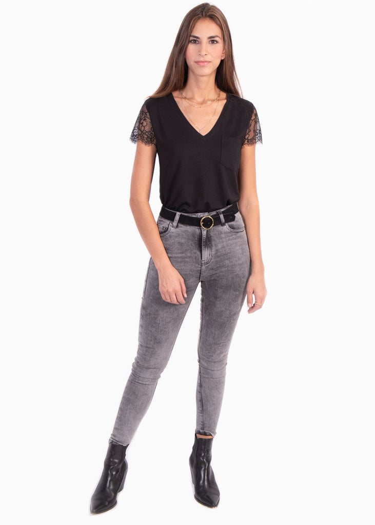 Camiseta con escote en v y mangas de encaje para mujer - Flashy