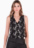 Chaleco tipo sastre con botones y de ojalillo color negro para mujer - Flashy