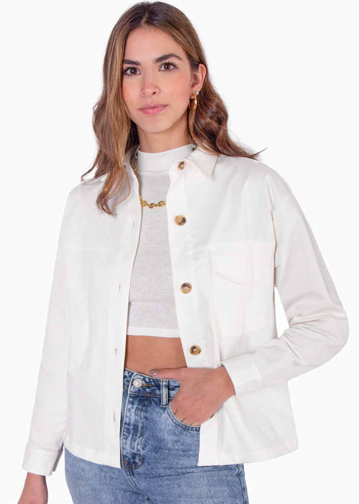 Sobrecamisa con bolsillo y botones color marfil para mujer - Flashy