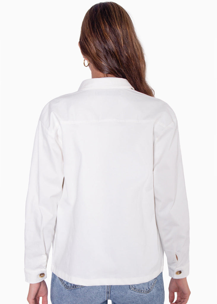 Sobrecamisa con bolsillo y botones color marfil para mujer - Flashy