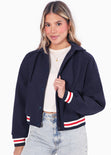 Chaqueta tipo college con puños y ruedo en contraste color azul para mujer - Flashy