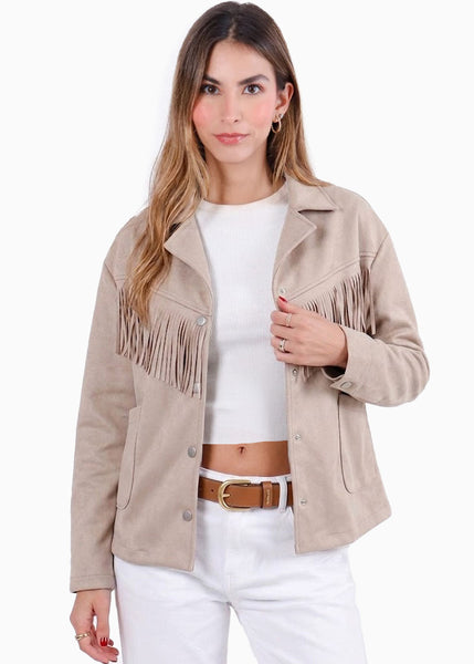Chaqueta tipo gamuza color beige de botones y con flecos - CANTABRIA