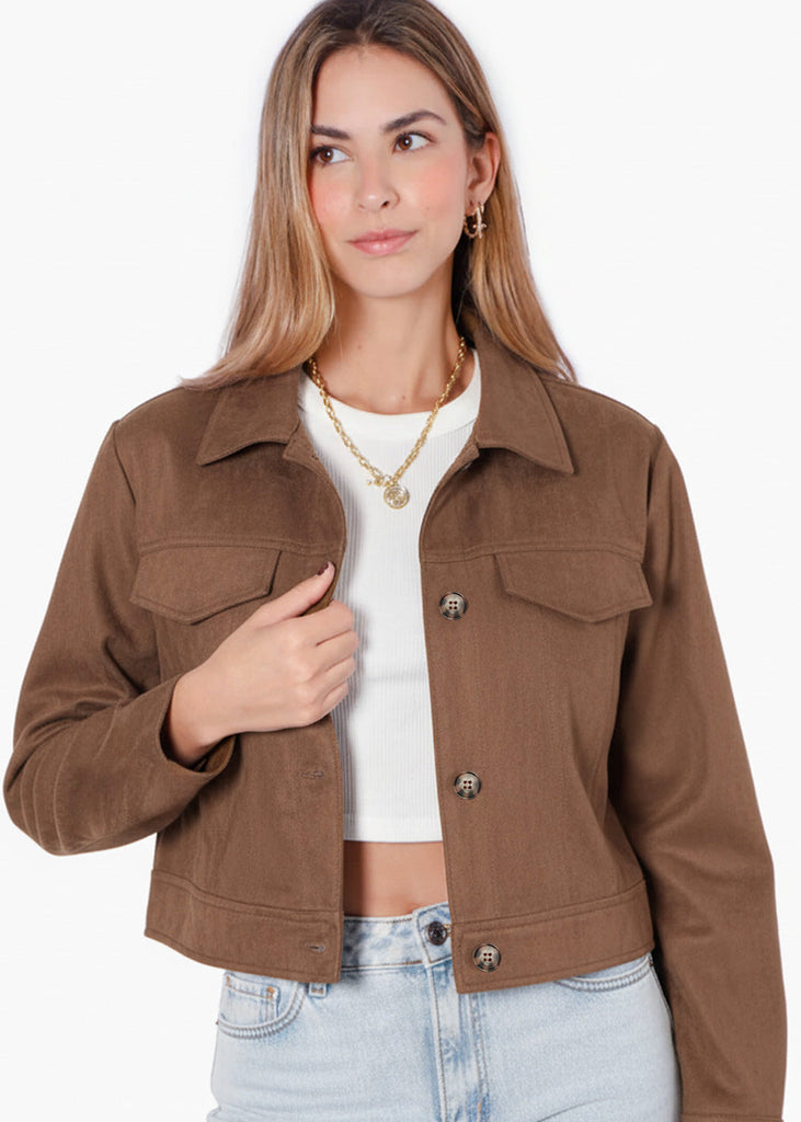 Chaqueta tipo gamuza con entrelazado en cuello y bolsillos - CEIBA