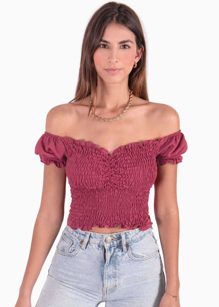 Crop top con escote campesino y recogidos color vino para mujer - Flashy