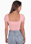 Crop top con escote cruzado y mangas embombadas color rosado para mujer - Flashy