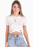 Crop top manga corta con anudados en costados color blanco para mujer - Flashy