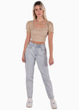 Crop top con escote cuadrado y anudado en la espalda color beige para mujer - Flashy