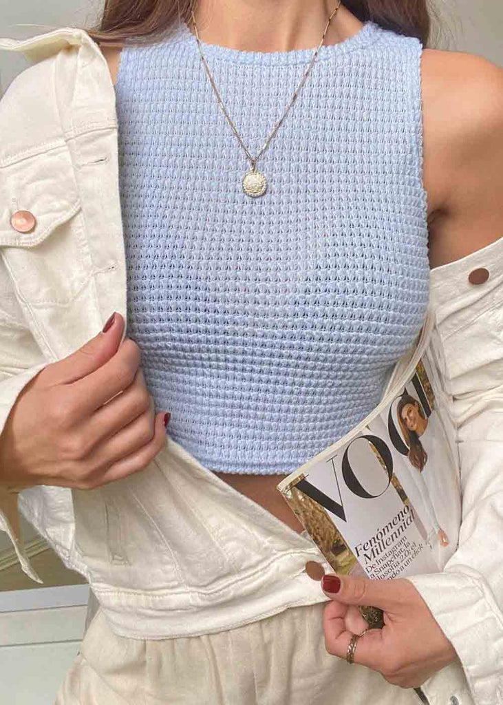 Crop top cuello alto sin mangas color azul para mujer - Flashy