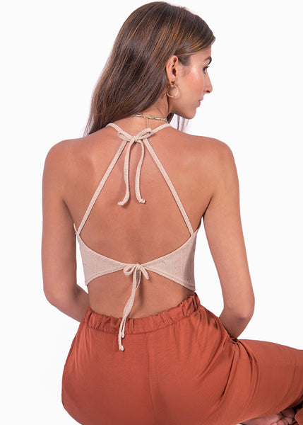 Crop top cuello halter de tiras color beige para mujer - Flashy