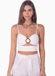Crop top de tiras con aro en el escote color blanco para mujer - Flashy