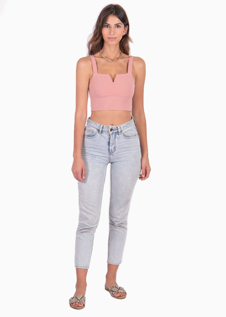 Crop top de tiras con escote en v color rosado para mujer - Flashy