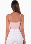 Crop top de tiras con escote entorchado color rosado para mujer - Flashy