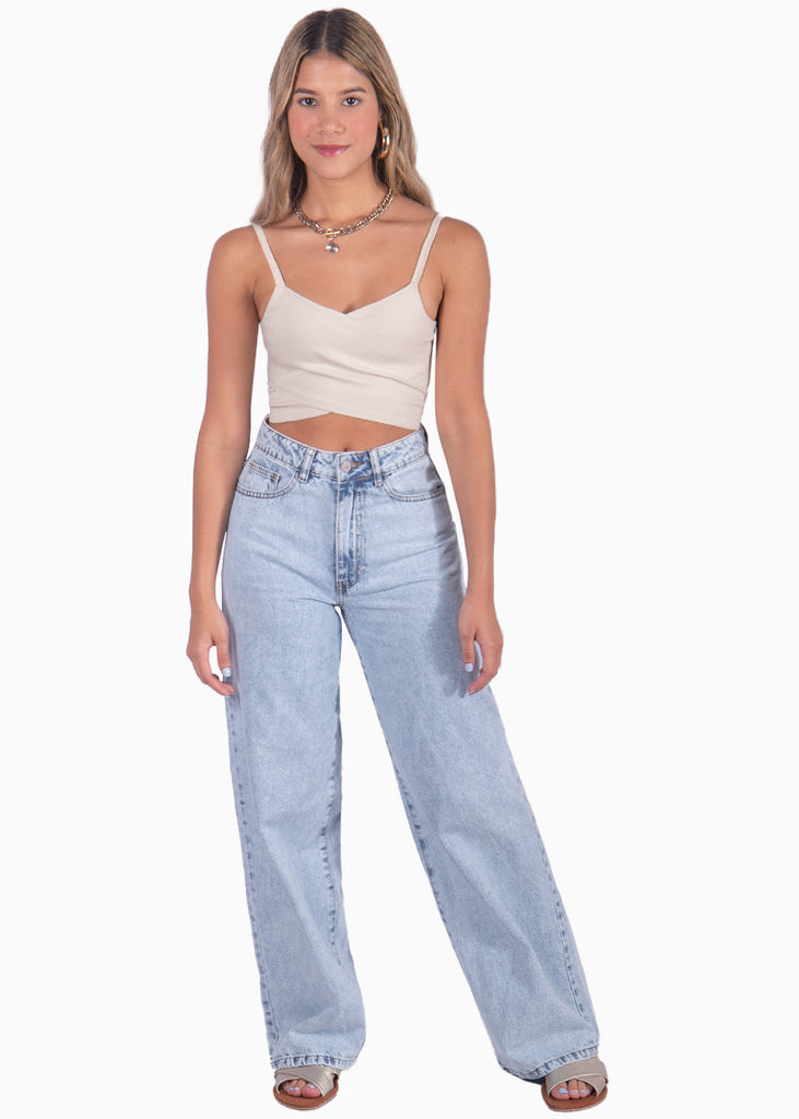 Crop top de tiras con escote y frente cruzado color beige para mujer - Flashy