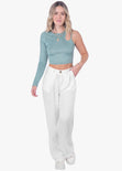 Crop top de un solo hombro con cut out color verde para mujer - Flashy