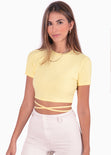 Crop top manga corta con cuello redondo y anudados color amarillo para mujer - Flashy