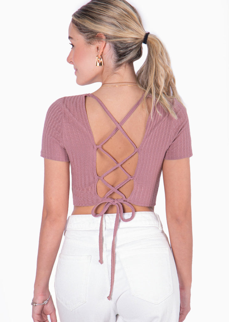 Crop top manga corta con espalda descubierta color morado para mujer - Flashy