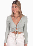 Crop top manga larga con abertura en escote color verde para mujer - Flashy