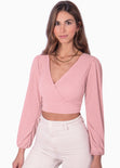 Crop top manga larga con escote cruzado y espalda descubierta color rosado para mujer - Flashy