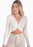 Crop top manga larga con escote entorchado color blanco para mujer - Flashy