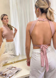 Crop top sin mangas con espalda descubierta y cuello halter color rosado para mujer - Flashy
