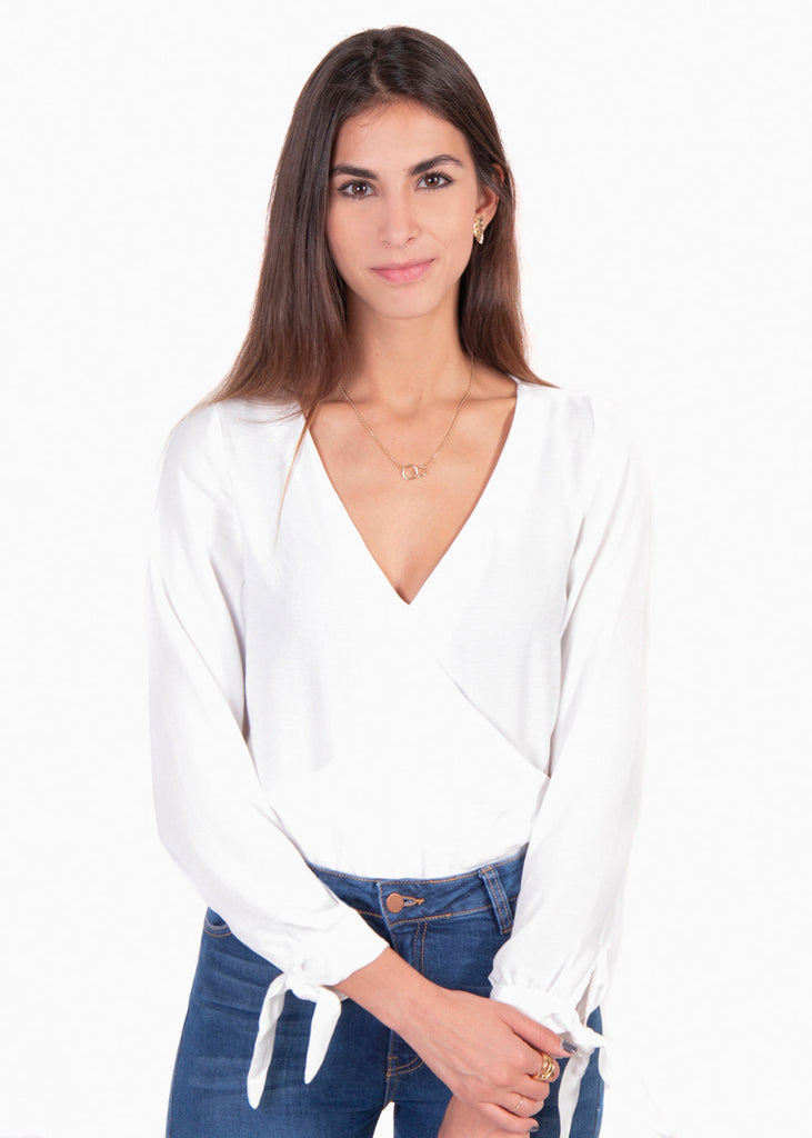 Blusa cruzada blanca con moños en mangas para mujer - Flashy