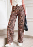 Jean recto tiro medio de animal print color café para mujer - Flashy