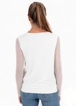 Blusa cruzada con detalle de malla en mangas para mujer flashy