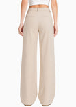 Pantalón sin prenses y con botón de color beige - CARMELINA
