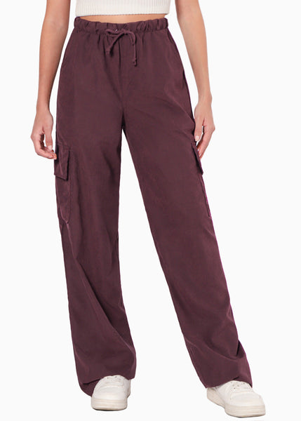 Pantalón tipo cargo con elástico en cintura, anudado y bolsillos laterales color morado para mujer - Flashy