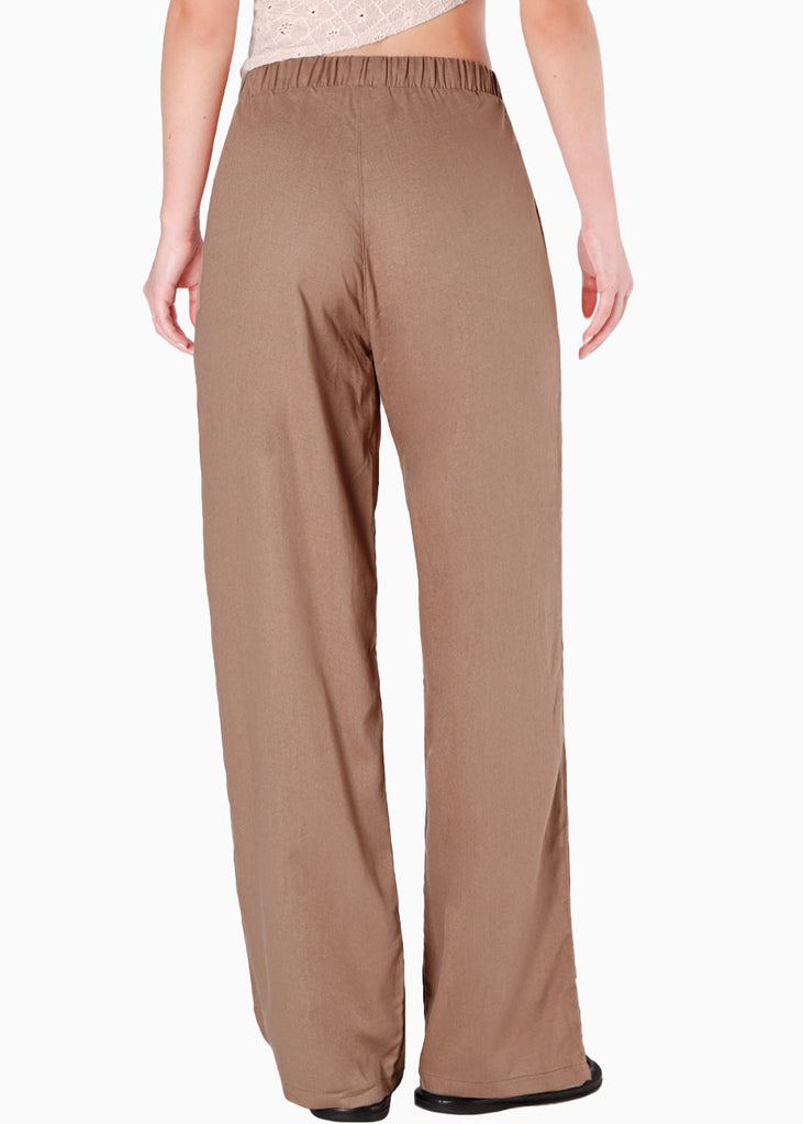 Pantalón wide leg tipo lino con elástico en cintura y anudado color café para mujer - Flashy